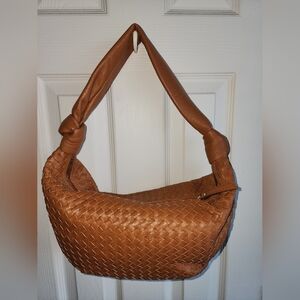 Elegant Tan Woven Leather Hobo Bag